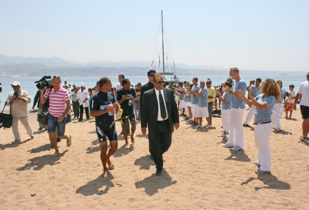 (ראש עיריית אילת מברך אותנו (2007